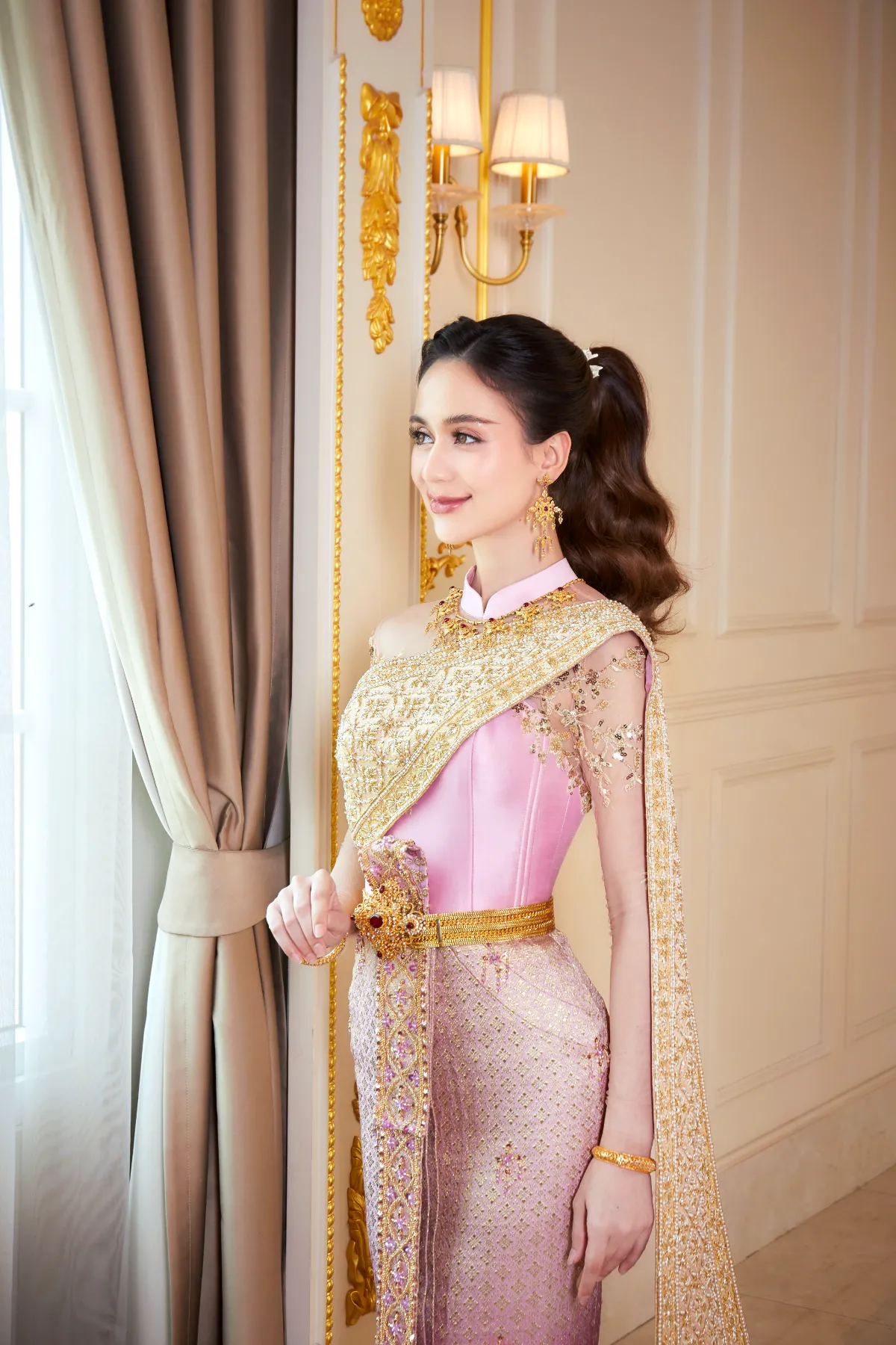 ร้านชุดแต่งงาน 88 Image Studio‍ บริการเช่าชุดแต่งงานไทย ชุดไทยประยุกต์ ชุดหมั้นไทย