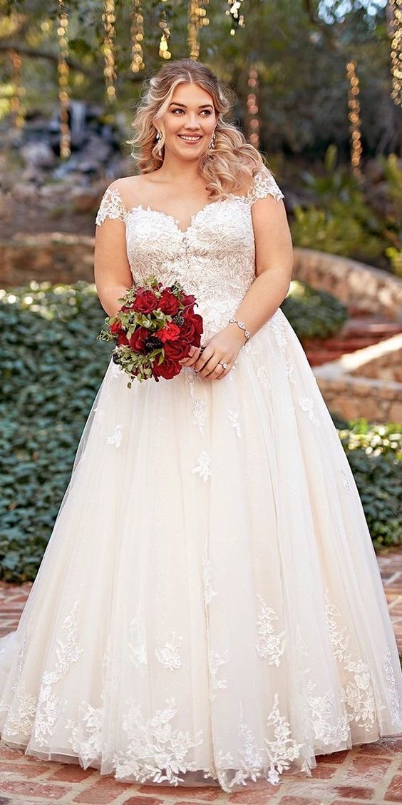 เทรนด์ชุดแต่งงานเจ้าสาว พลัสไซด์ ปี 2023 | 88 Image Studio