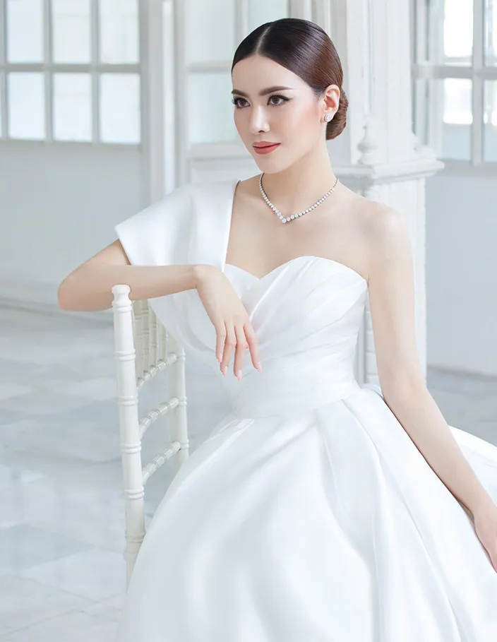 ร้านชุดเจ้าสาว ชุดหมั้นไทย ชุดแต่งงาน กรุงเทพ | 88 Image Studio