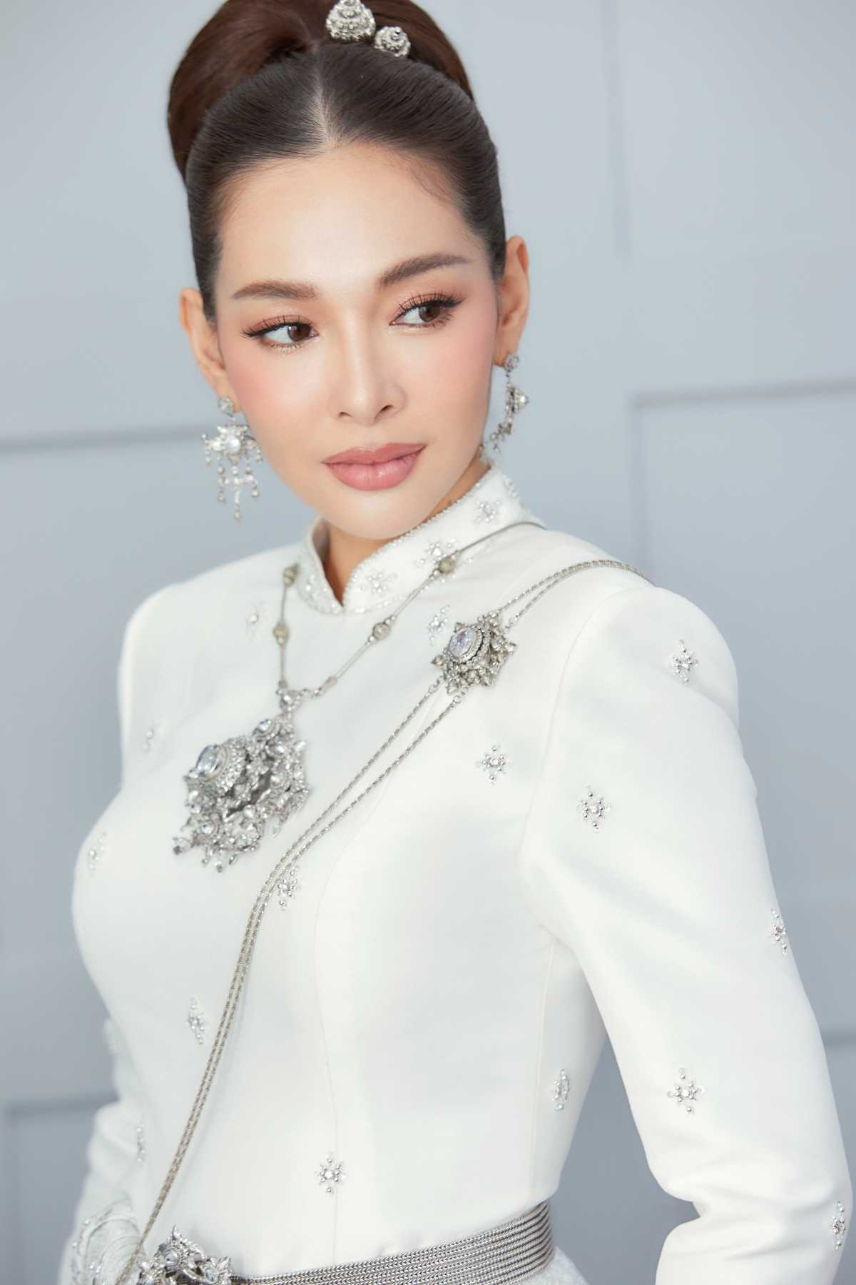 ชุดหมั้นไทย, เช่าชุดไทย แต่งงาน