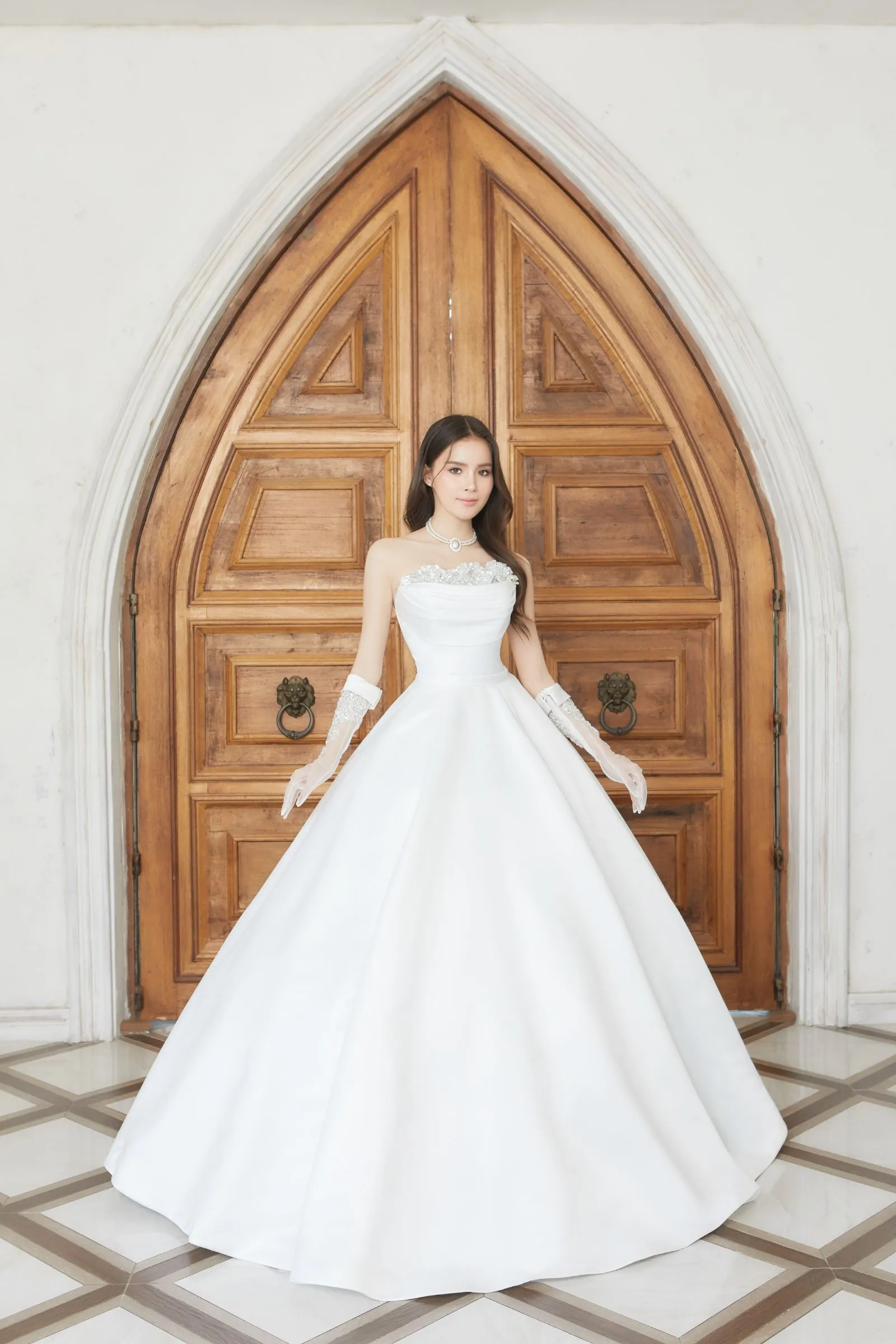 ร้านชุดแต่งงาน 88 Image Studio เช่าชุดแต่งงาน ชุดเจ้าสาว เรียบหรู ดูแพง | มีชุดแต่งงานหลายแบบให้เลือก