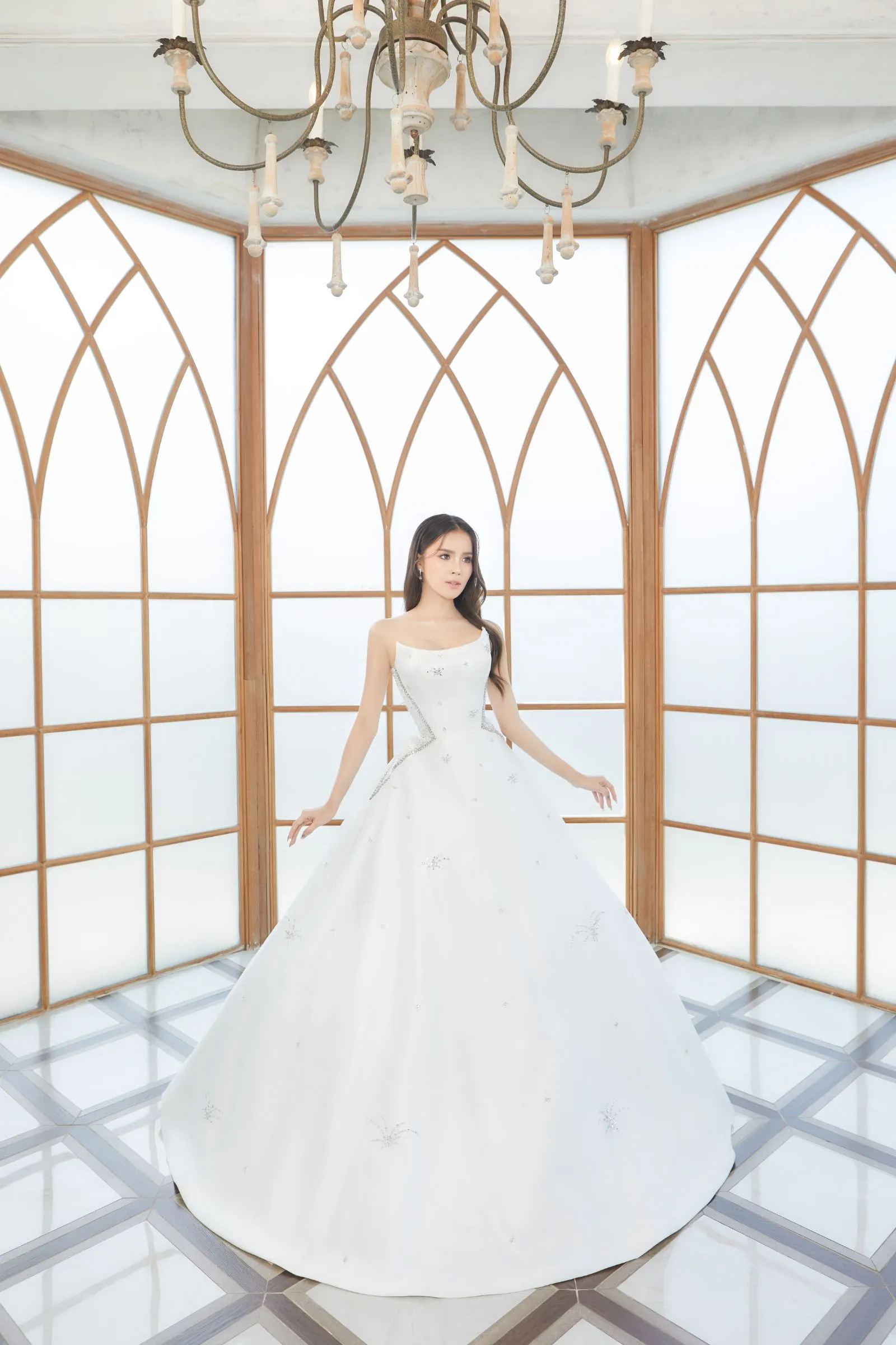 ร้านชุดแต่งงาน 88 Image Studio เช่าชุดแต่งงาน ชุดเจ้าสาว เรียบหรู ดูแพง | มีชุดแต่งงานหลายแบบให้เลือก