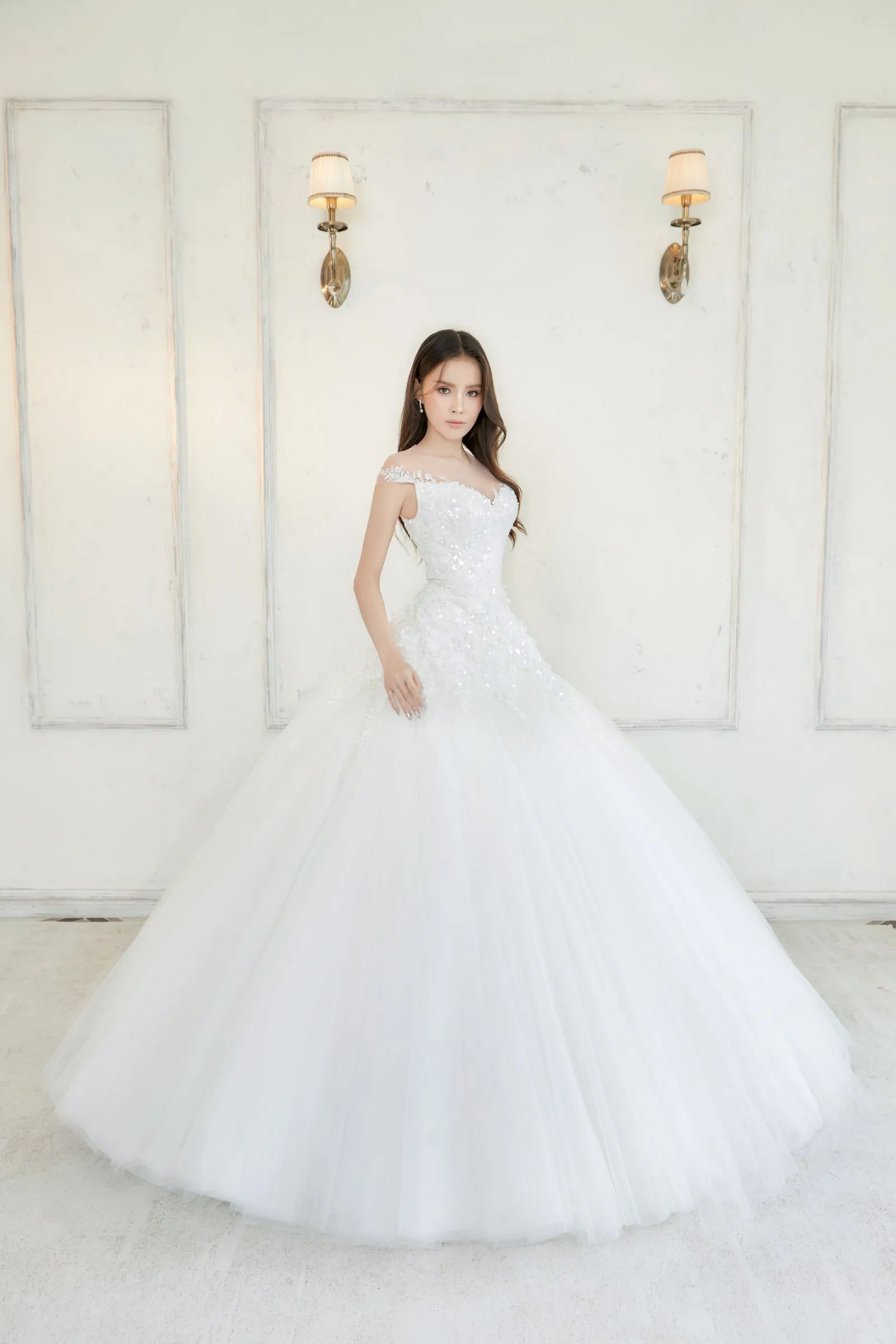 ร้านชุดแต่งงาน 88 Image Studio เช่าชุดแต่งงาน ชุดเจ้าสาว เรียบหรู ดูแพง | มีชุดแต่งงานหลายแบบให้เลือก